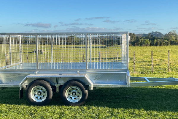 Trailer side profile showing axle position and wheel clearance