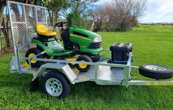 Customer review highlighting satisfaction with X-Trailers quality and durability