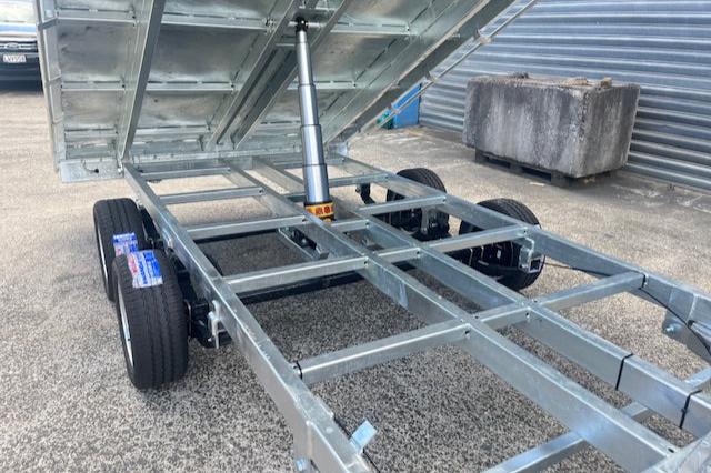 14x7 Flat Top Hydraulic Tipping Trailer (3500kg) GVM – X-Trailers